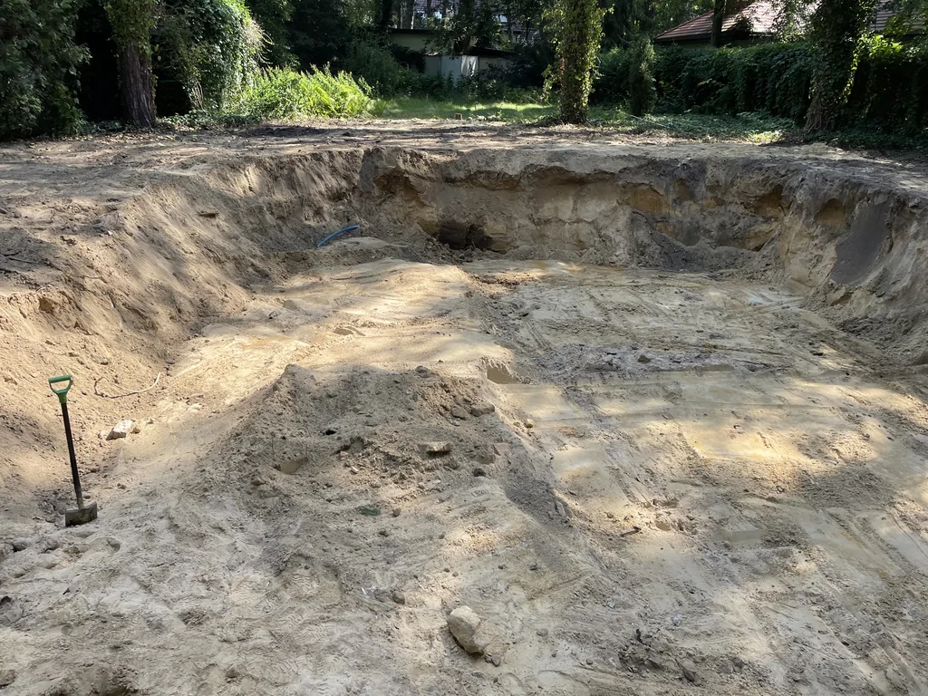 wymurowane ściany fundamentowe, folia kubełkowa