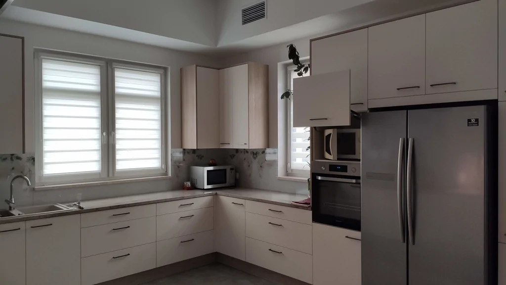 widok na wykończoną kuchnie 