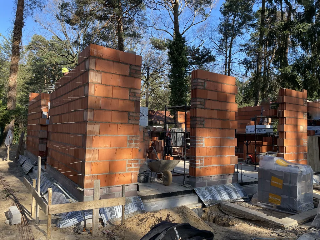 murowanie ścian parteru z Porotherm 