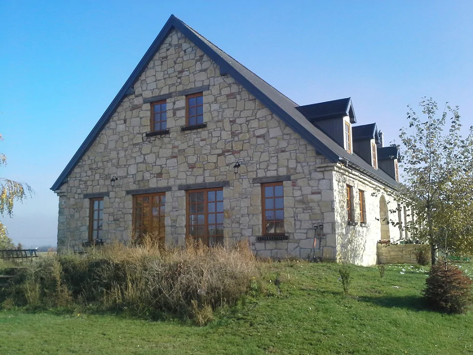 Budowa Domu jednorodzinnego, stan pod klucz, stolarka okienna, elewacja z piaskowca