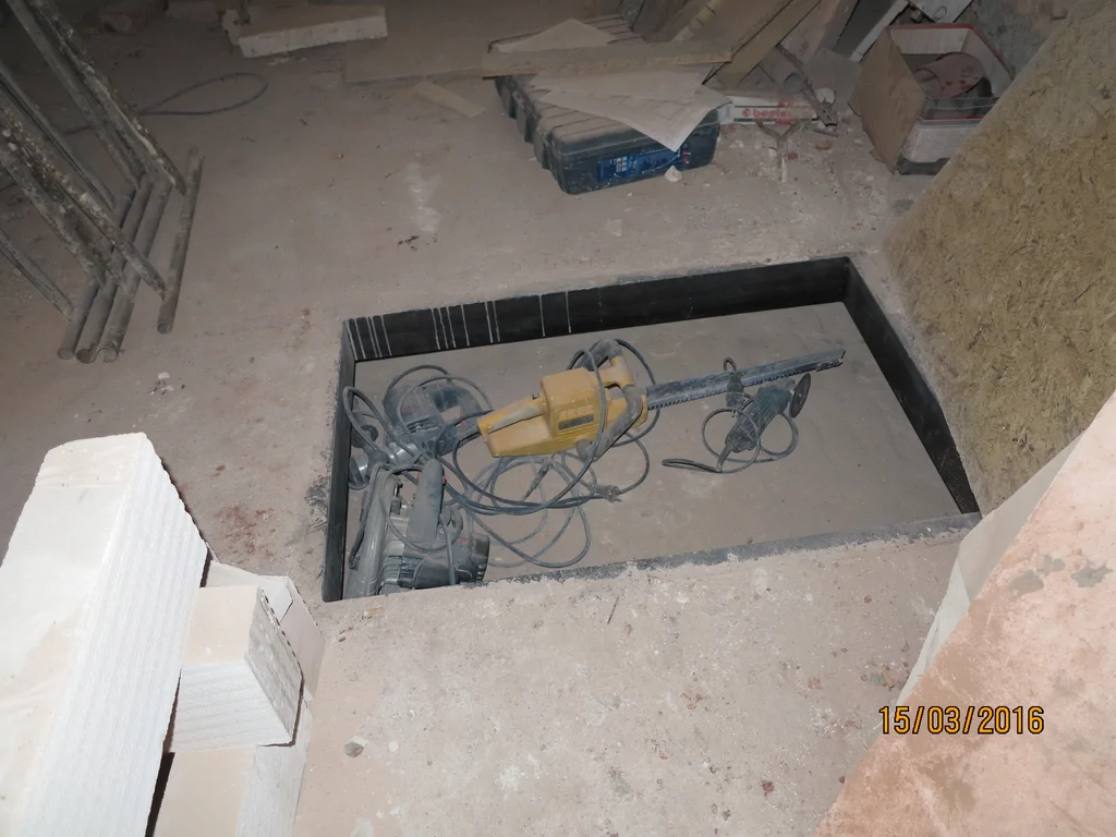 skute podłoża, otwory w podłożu 