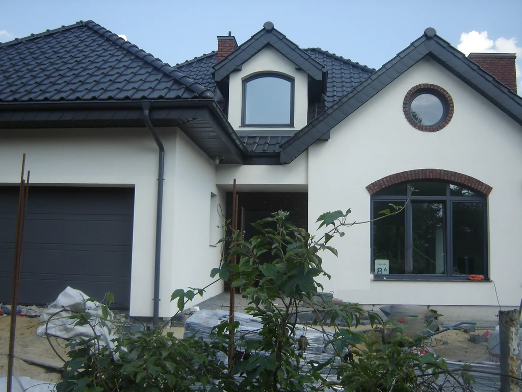 Budowa domu jednorodzinnego, Stan deweloperski, stolarka okienna, elewacja Klinkier, BSO, pokrycie dachowe