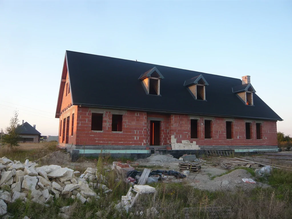 Budowa Domu jednorodzinnego, stan surowy, pokrycie dachu