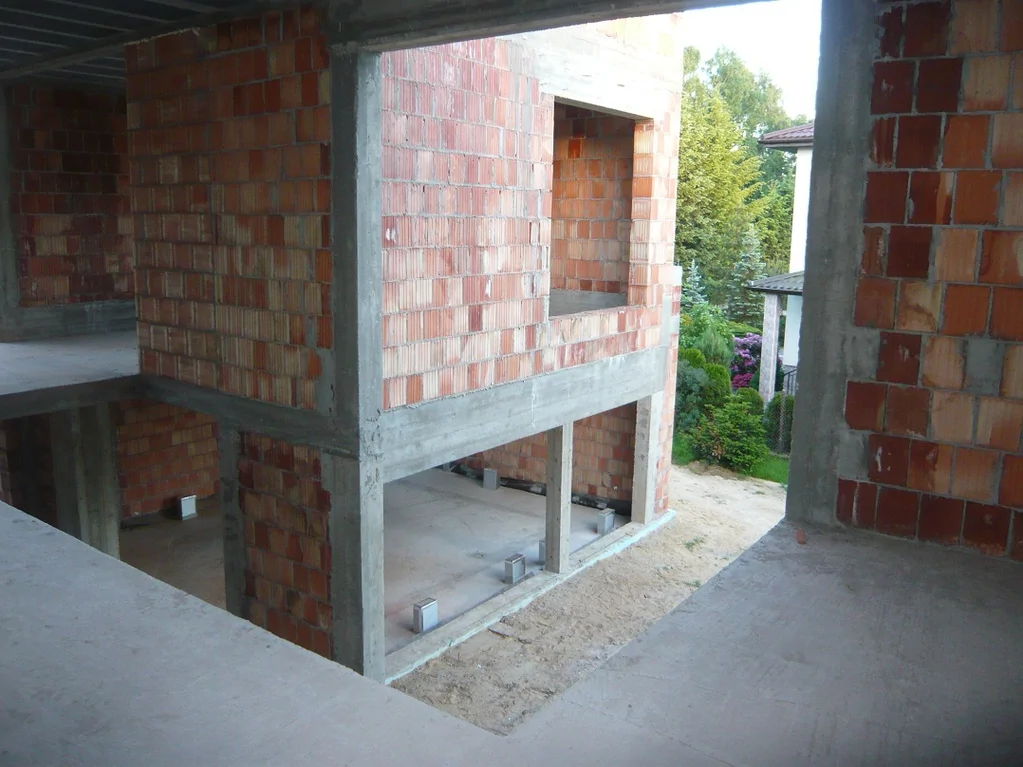 Budowa domu jednorodzinnego, mury pustak maxi, strop żelbetowy, strop terriva, elementy konstrukcyjne, nadproża, 