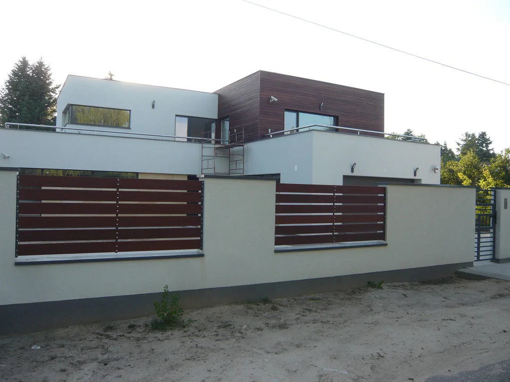 Budowa Domu jednorodzinnego, realizacja pod klucz, Elewacja BSO, kamień , Stolarka okienna, dach płaski, ogrodzenie