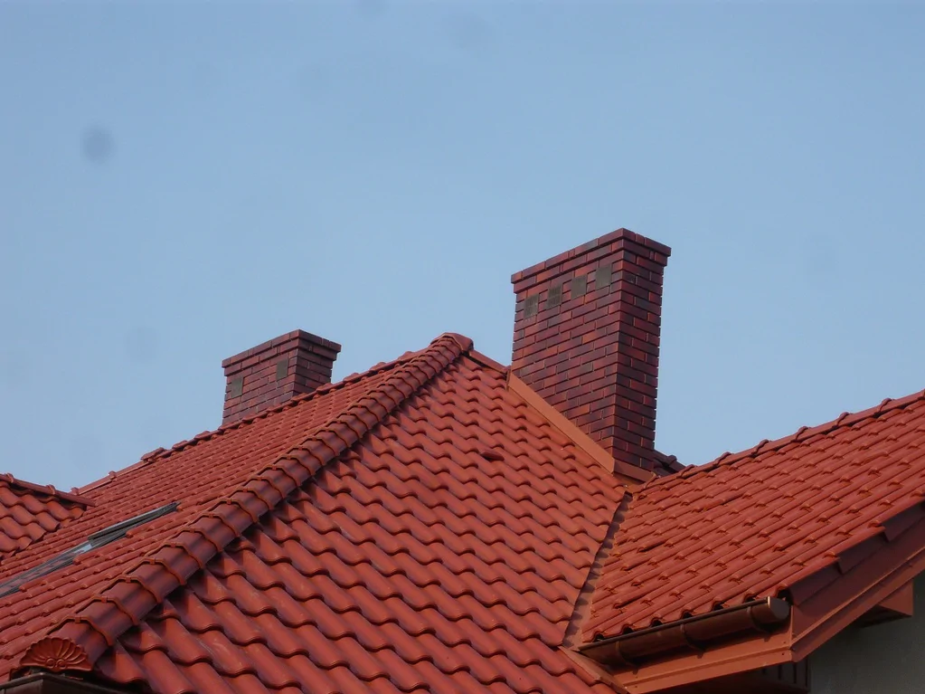 Budowa domu jednorodzinnego, stan deweloperski, pokrycie dachu