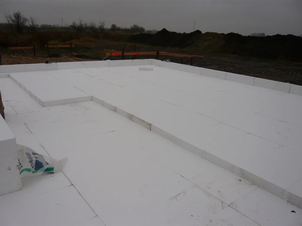 Budowa domu jednorodzinnego, izolacje płyty fundamentowej