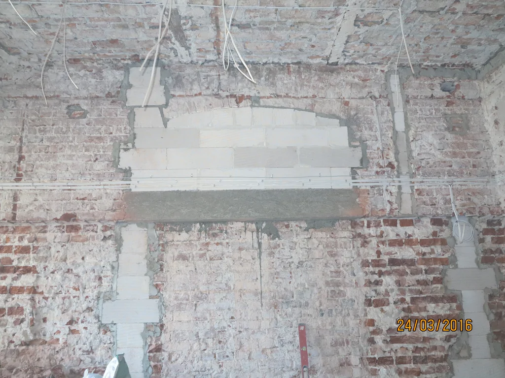 skute tynki na ścianach 