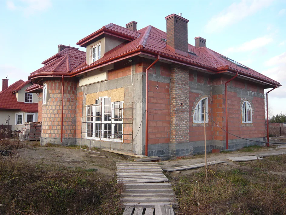 Budowa Domu Jednorodzinnego, stan surowy, mury, stolarka okienna, pokrycie dachu